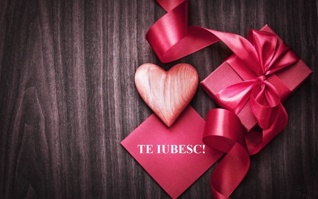 7027776-love-heart-gift-box-ribbon-pink